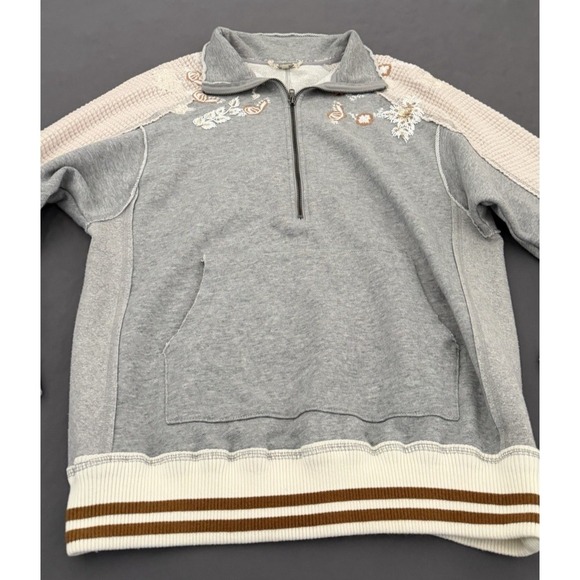 Gimmicks by BKE Pullover Sweater Womens Small Gray 1/4 Zip Beaded Shoulder Boho - Picture 11 of 12